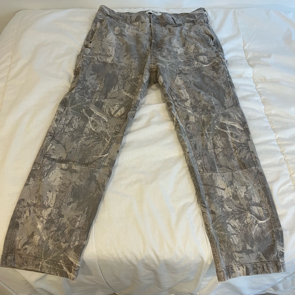Hollister Men’s Tree Camo Carpenter Loose Pants